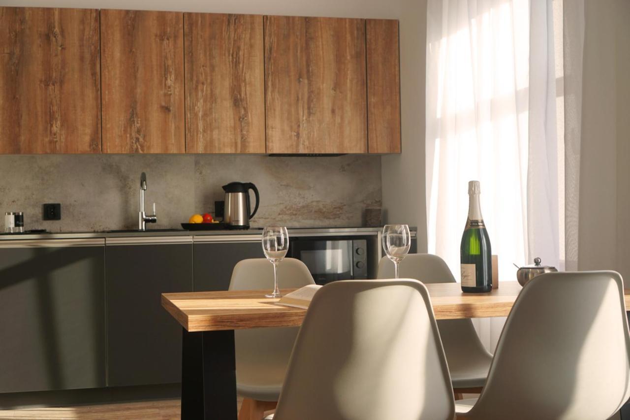 Kamienica Na Nowo Apartamenty Warszawska มรุงโกโว ภายนอก รูปภาพ